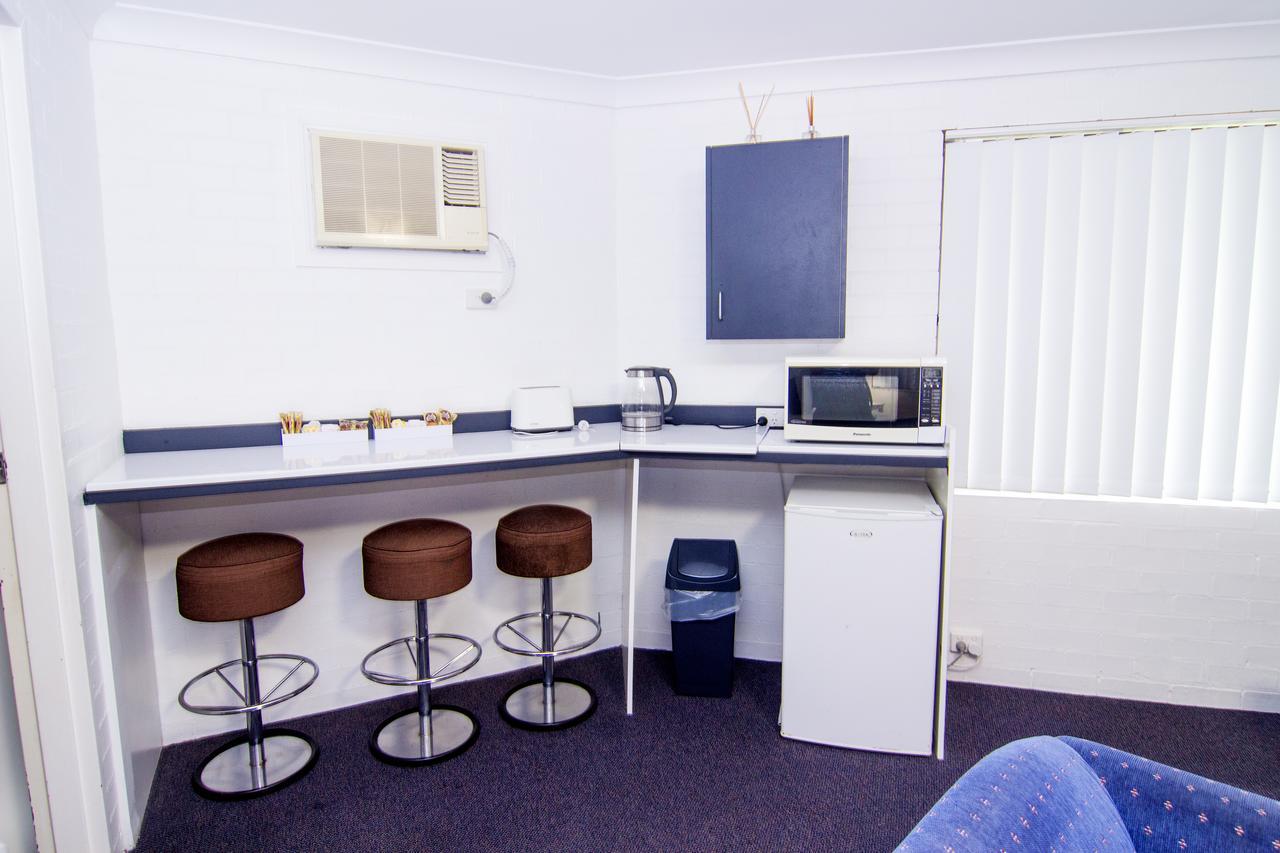 Crescent Motel טארי מראה חיצוני תמונה