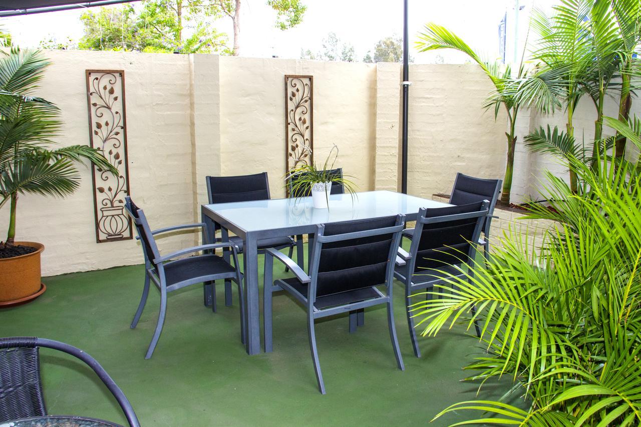Crescent Motel טארי מראה חיצוני תמונה