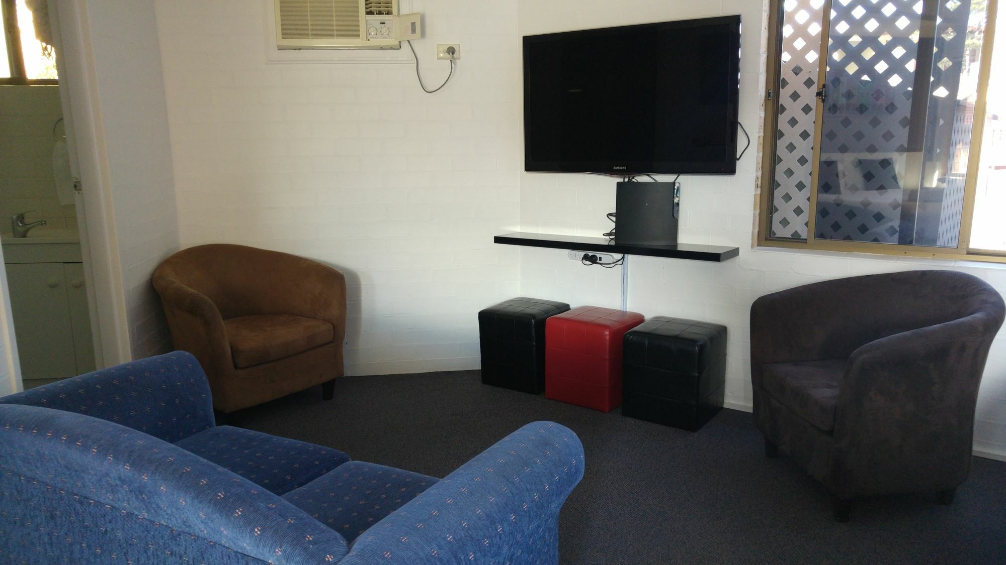 Crescent Motel טארי מראה חיצוני תמונה